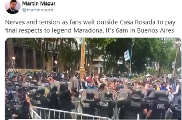 Хиляди край ковчега на Марадона, укротяват ги със сълзотворен газ