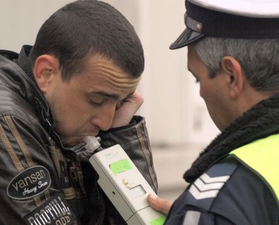 Плашеща тенденция: Мъртвопиян бургазлия зад волана рано сутрин