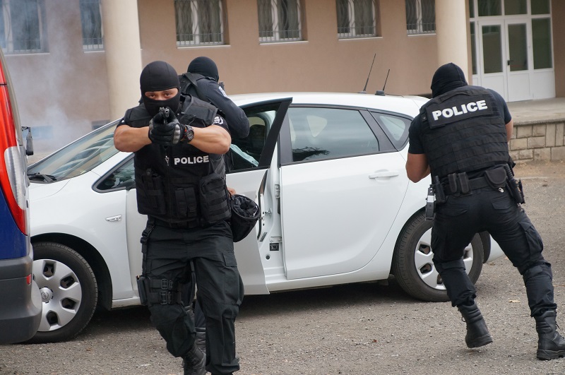 Техника и въоръжение демонстрира полицията в Бургас