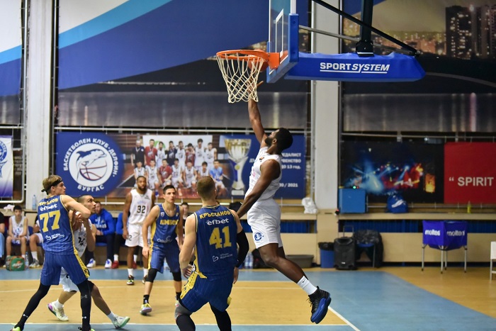 Баскетболният Черноморец с благотворителна кампания
