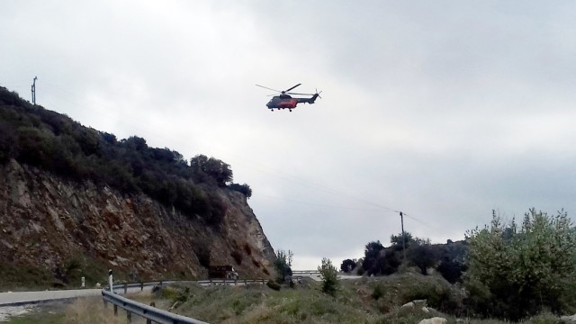Хеликоптер с гръцки военни се разби в Тесалия