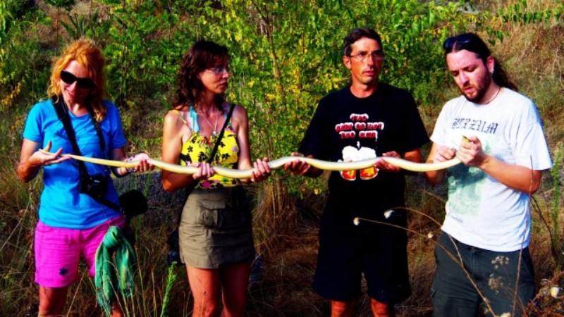 Рекордно дълга змия край Бургас