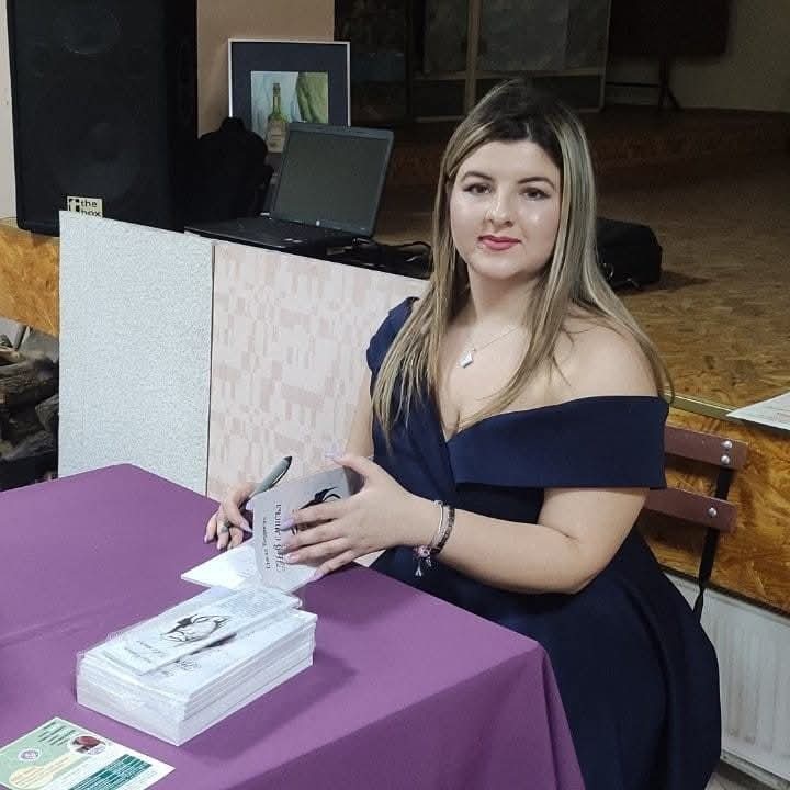 Бургаската авторка, която дарява надежда чрез своите книги
