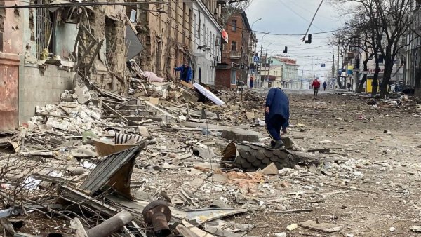 Само за ден над 100 бомби хвърлени над Мариупол, градът е сринат изцяло