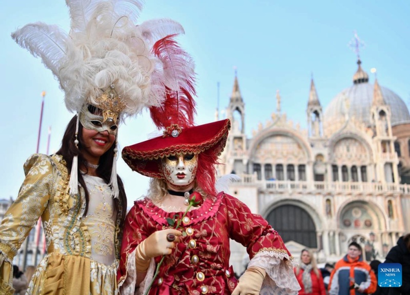 Венеция е карнавал