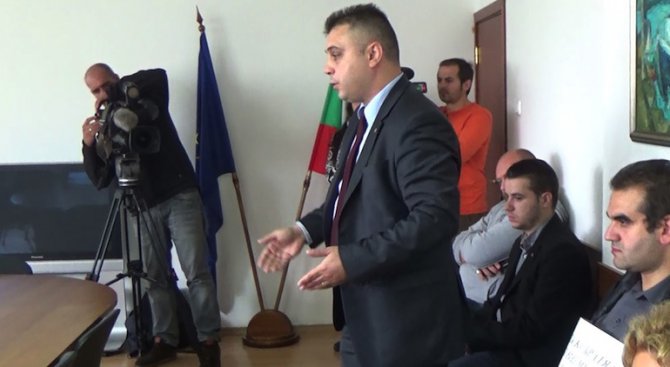 ВМРО против радио на турски, дава СЕМ на съд