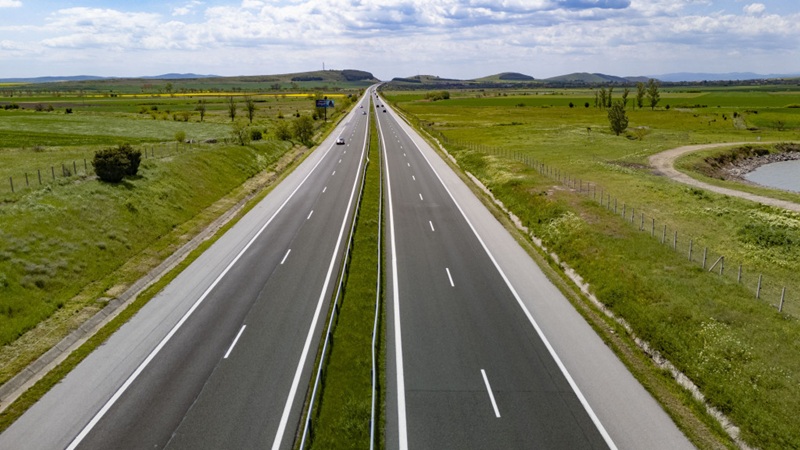 От утре движението по АМ Тракия в област Бургас ще е в изпреварващата лента            