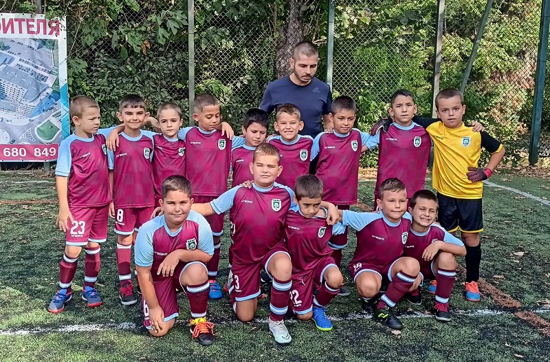 Вижте най-малките футболисти на  Камено, амбициите на клуба и децата са големи
