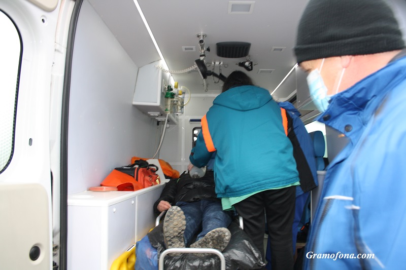 Трима ранени при експлозия в цех в Ямболско