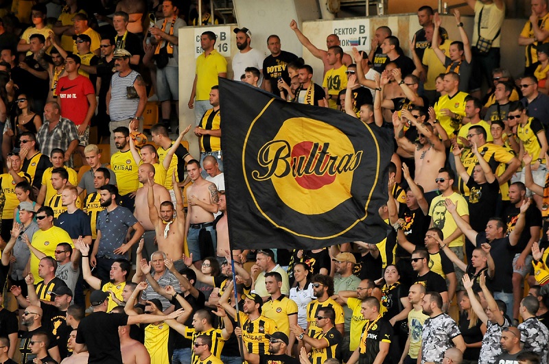 Стадион Лазур става жълто-черен на 13-ти