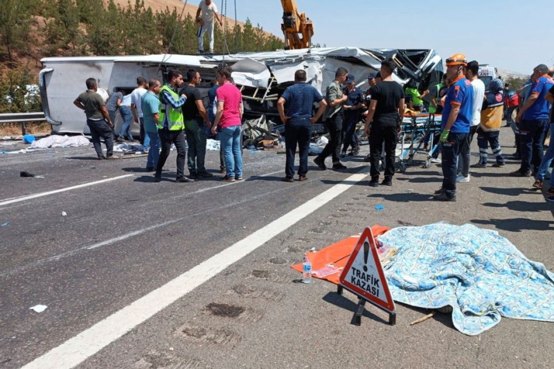 Черна събота в Турция - 34 загинали, десетки ранени при катастрофи