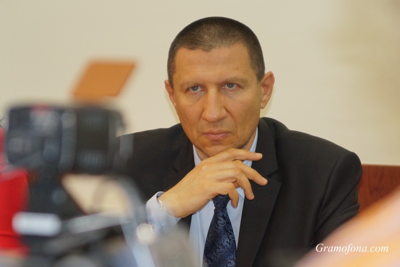 Сарафов подаде оставка