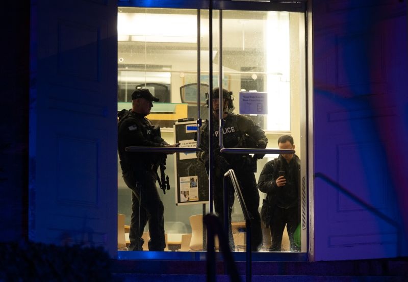 Двама убити и девет ранени при стрелба в университет в САЩ