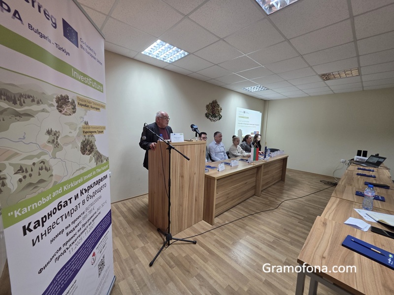 Община Карнобат с първа копка за обновяване на Златното езеро