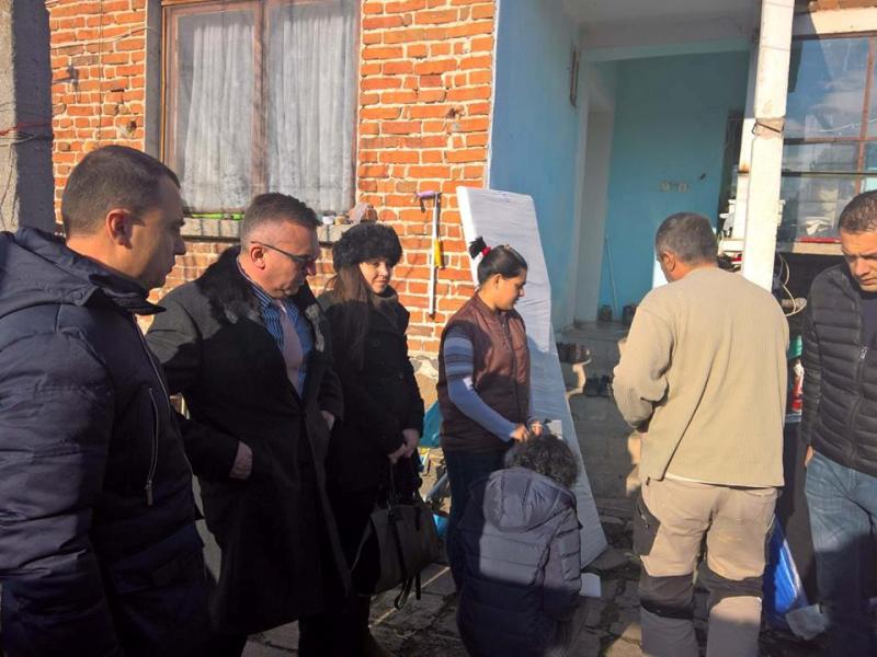 Децата, пострадали при бедствието в Бургаска област, получиха събраните  дарения