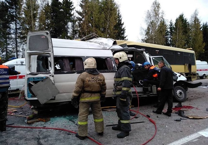 Трагедия в Русия: Автобусна катастрофа с 13 жертви