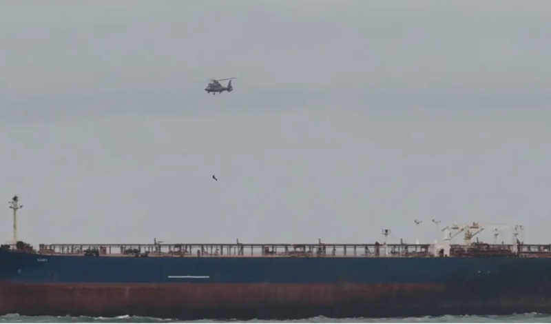 Авариралият танкер „Кайрос“ - пети ден край Ахтопол