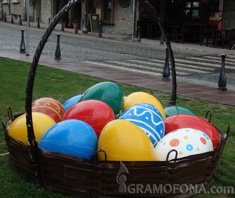 Конкурс за най-красиво великденско яйце в Бургас
