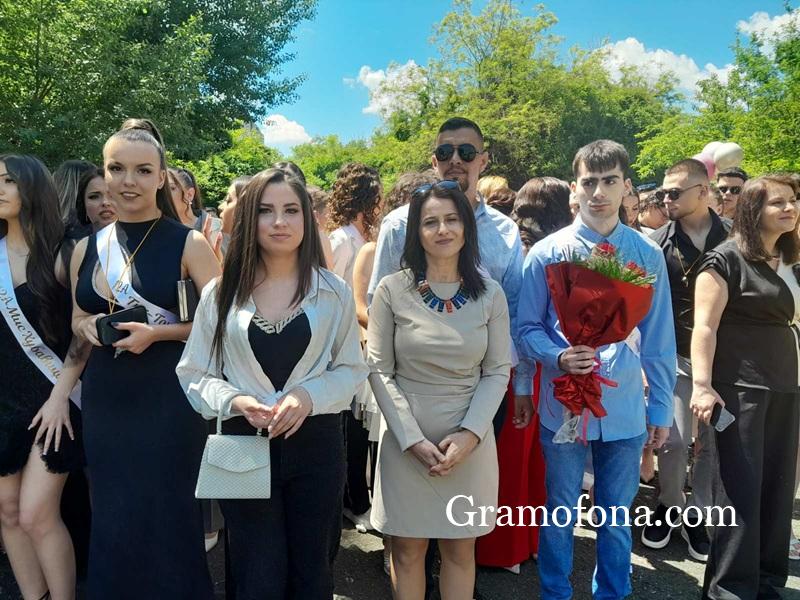 Тържествено и емоционално ПГХТ „Акад. Н. Д. Зелинский
