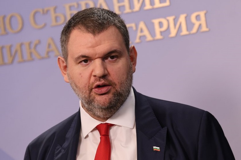 Делян Пеевски вече е председател на ПГ на ДПС