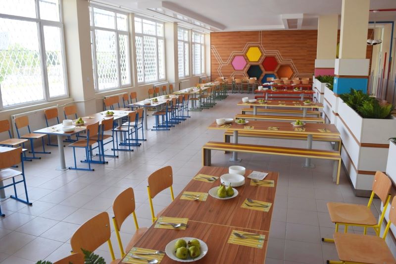Търсят наемател за последните пет училищни стола за хранене в Бургас