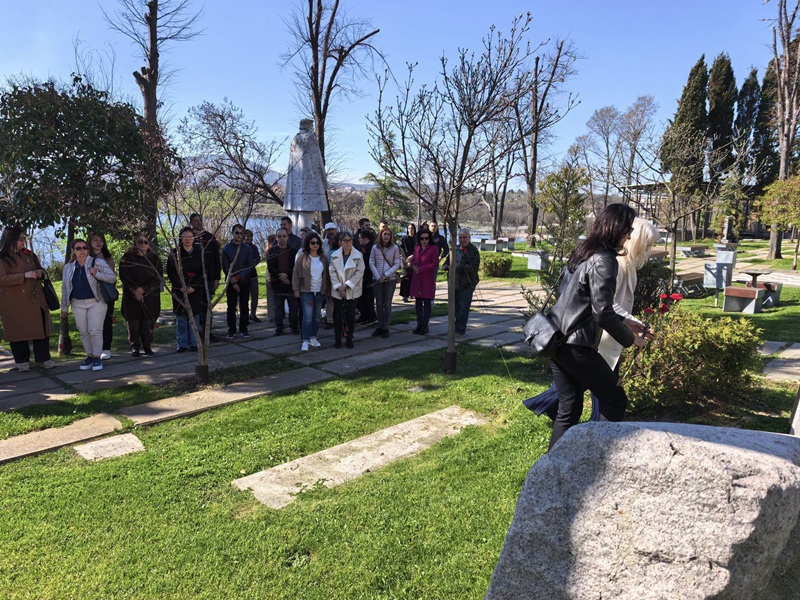 СУ „Н. Й. Вапцаров“ – Царево почете героите на Априлското въстание