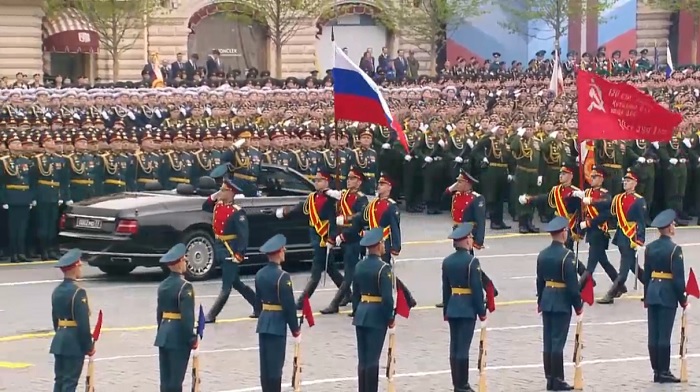 Над 13 600 военни се включват във военния парад в Москва, бойната авиация няма да участва