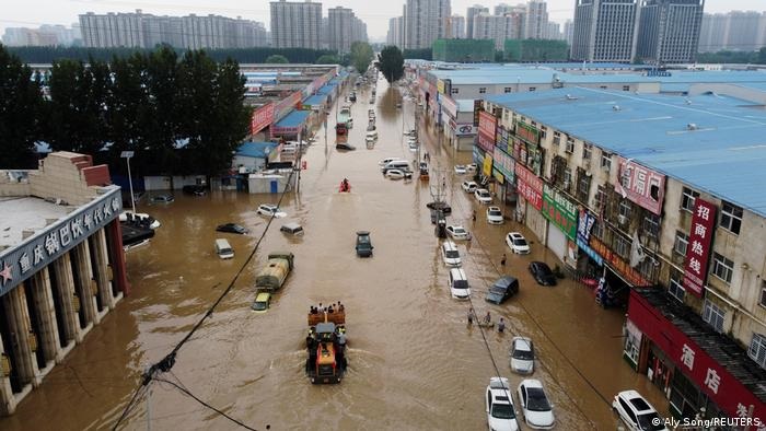 Огромни щети след наводненията в Китай