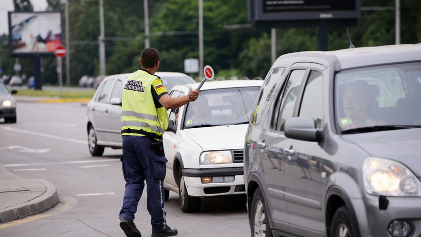 Масови проверки на автомобили, шофьори и пешеходци в Бургаско 