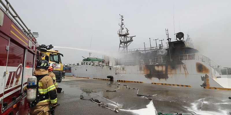 Пожар на руски кораб, има загинали