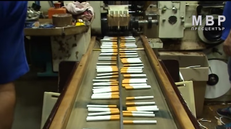 Вижте нелегалната фабрика за цигари в Карнобат, довела до ареста на Миню Стайков (ВИДЕО)