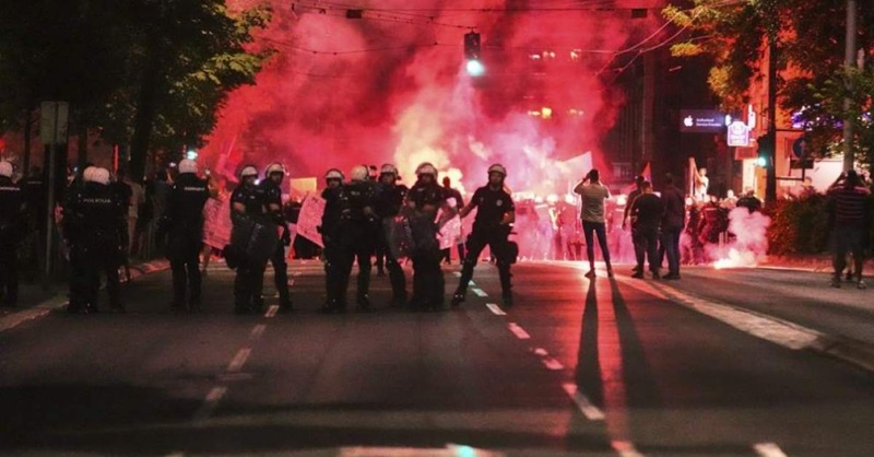 Ранени и задържани по време на протеста в Белград