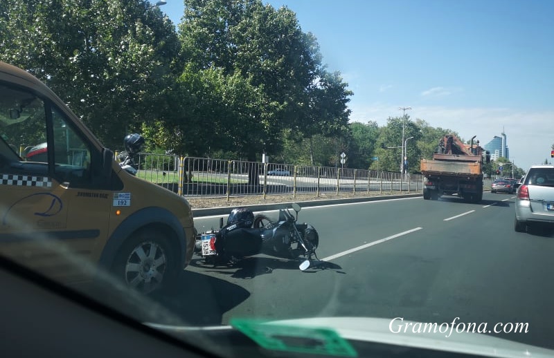 Моторист е пострадал сериозно при катастрофа в Бургас