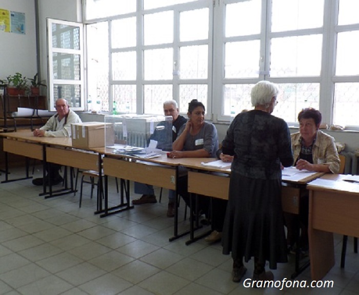 БСП – Бургас сменя в последния момент членове на СИК заради спорно указание до председателите на комисии