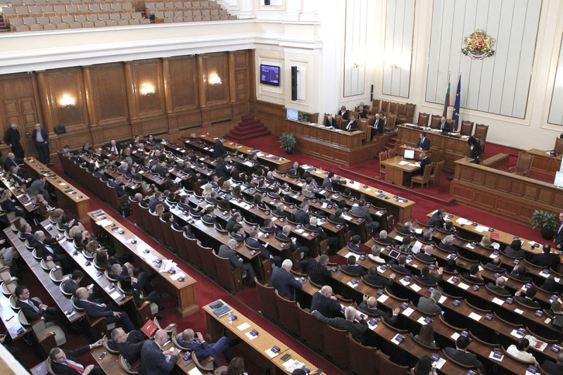 Парламентът прие промените във Валутния закон, с които влизаме в чакалнята на еврозоната