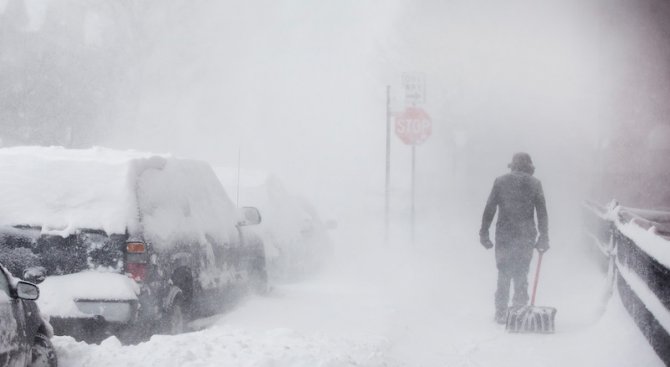 Снеговалежи предизвикаха транспортен хаос в части от Япония