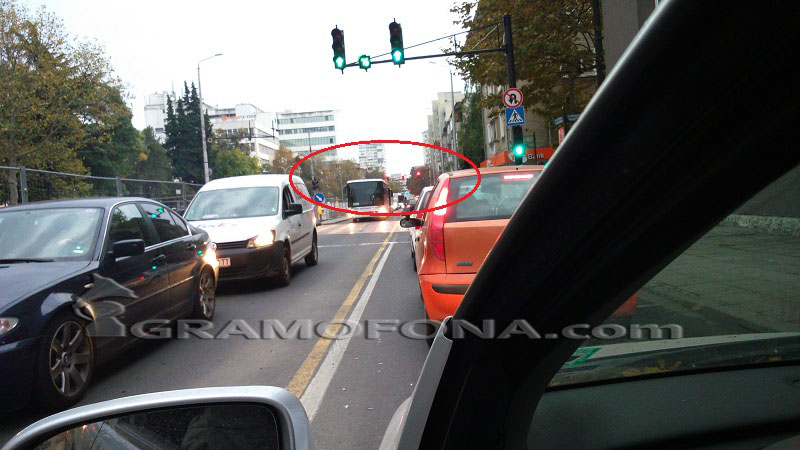 Бургаски шофьори: Синхронизирайте светофарите на Новата поща