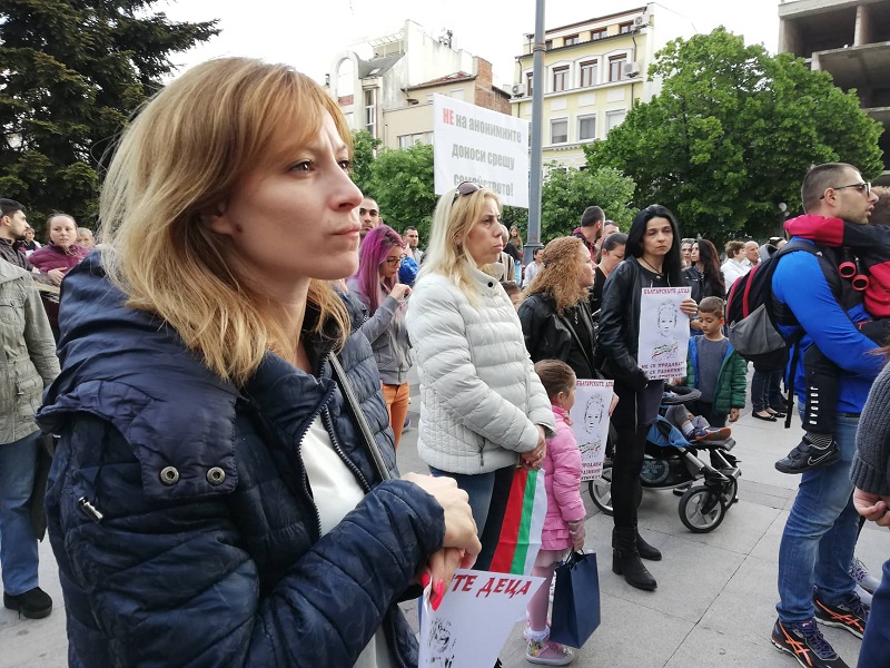 Бургаски родители: Не пренаписвайте Стратегията за детето, махнете я