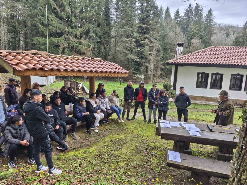 Ученици от Малко Търново получиха професионален урок сред природата