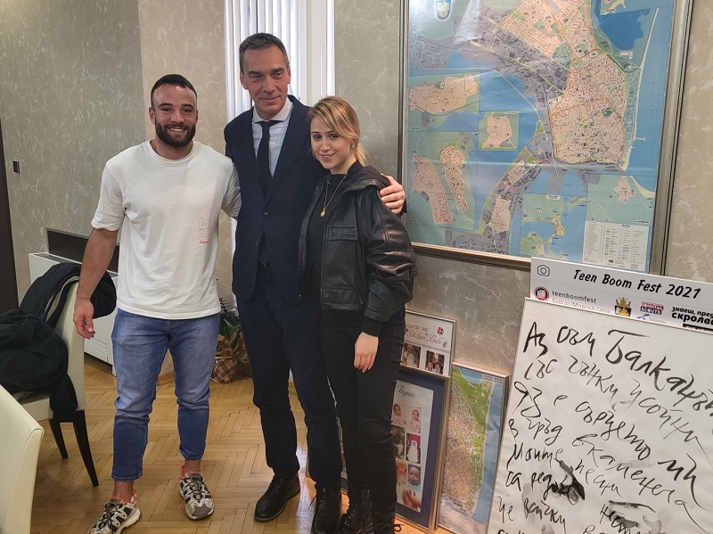 Мария Бакалова ще преподава киноизкуство в Бургас