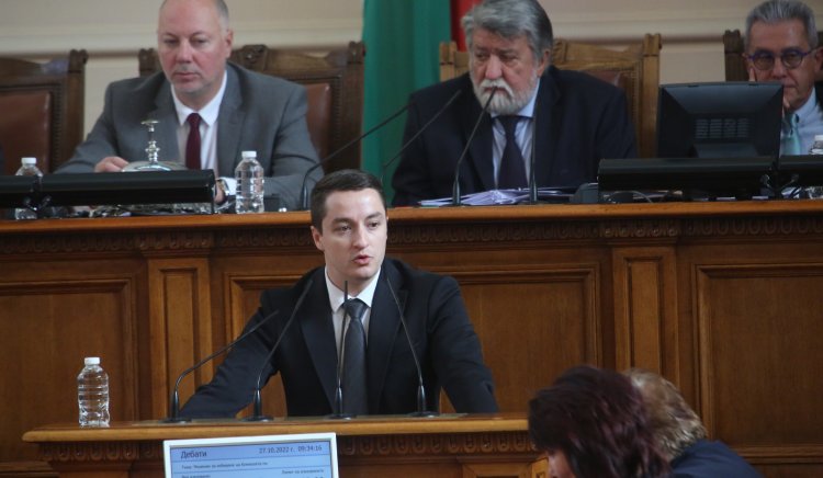 Изключиха Явор Божанков от парламентарната група на БСП, подкрепил помощта за Украйна