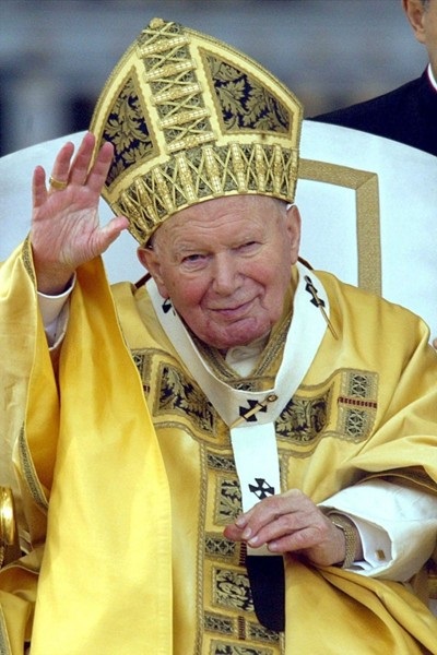 Откраднаха плат с кръвта на папа Йоан Павел II
