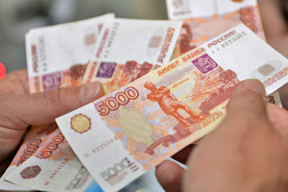 Руснак изяде 3 000 рубли, за да прикрие подкуп