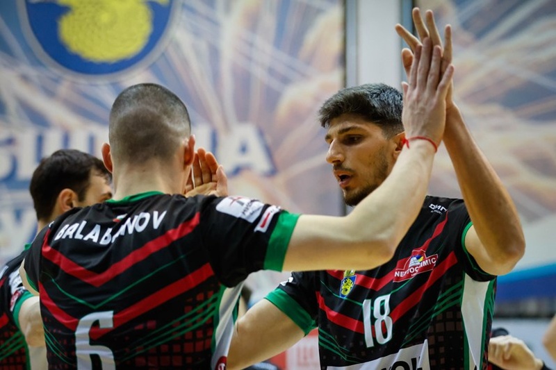 Нефтохимик спечели градското дерби с Дея спорт