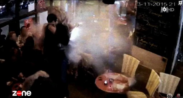 Ексклузивни кадри: Френска телевизия показа как се взривява един от парижките атентатори