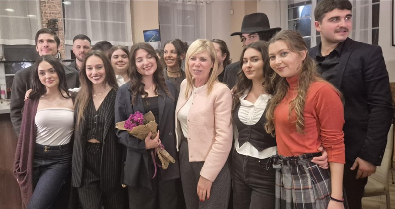 Диана Саватева: Поезията е концентрат, който трябва да се консумира много внимателно