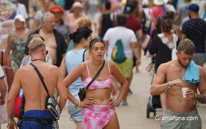 До 1000 евро глоба за разходка на туристи по бански