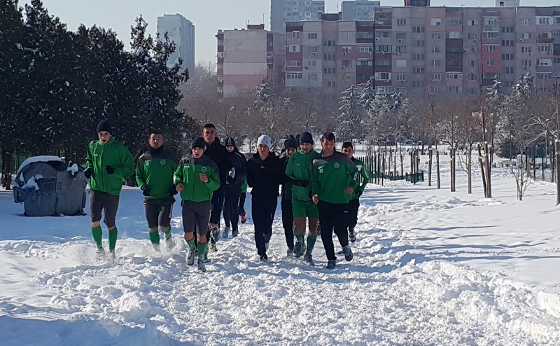 Малките шейхове редуват крос в снега с видео игри