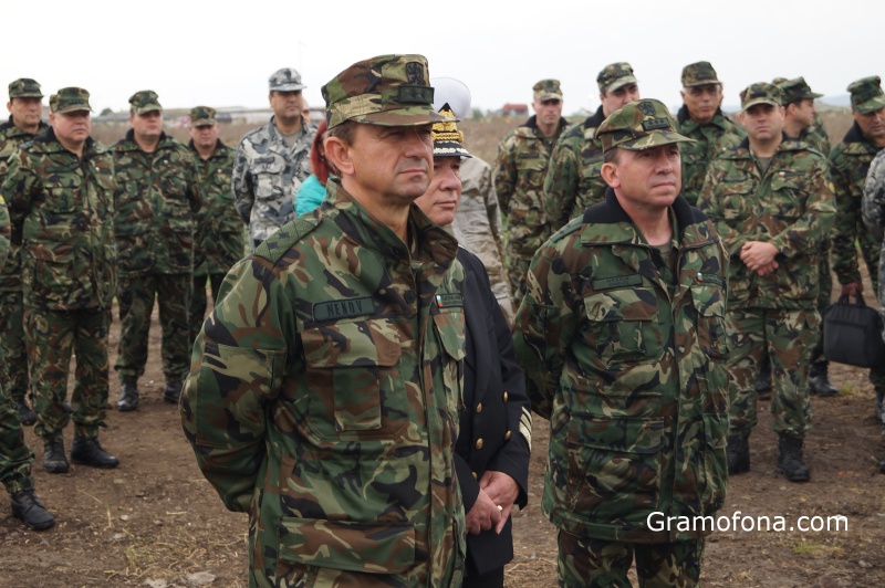 Увеличава се пределната възраст за служба на военнослужещите