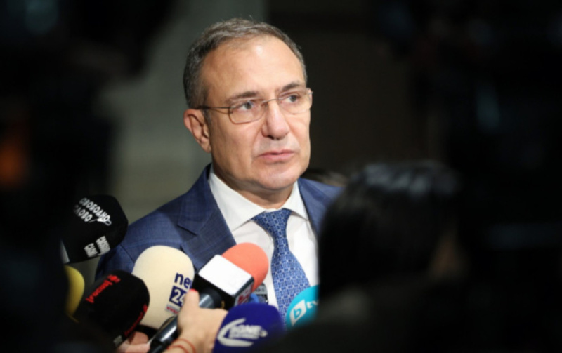 Инспекцията по труда с министър Гуцанов начело започва проверки по морските курорти